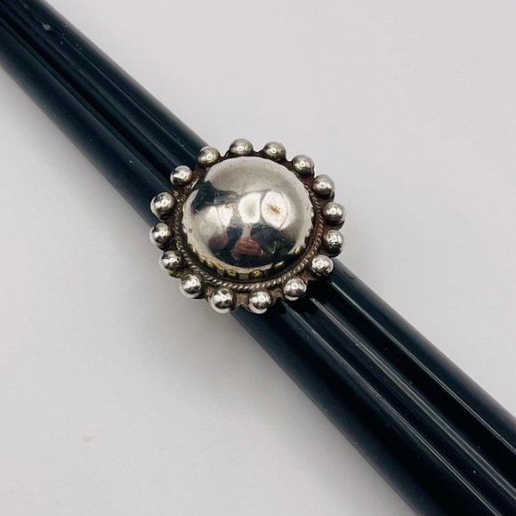 Authentic Vintage Navajo Fred Harvey Era Sterling Silver Dome Ring - Picture 13 of 16